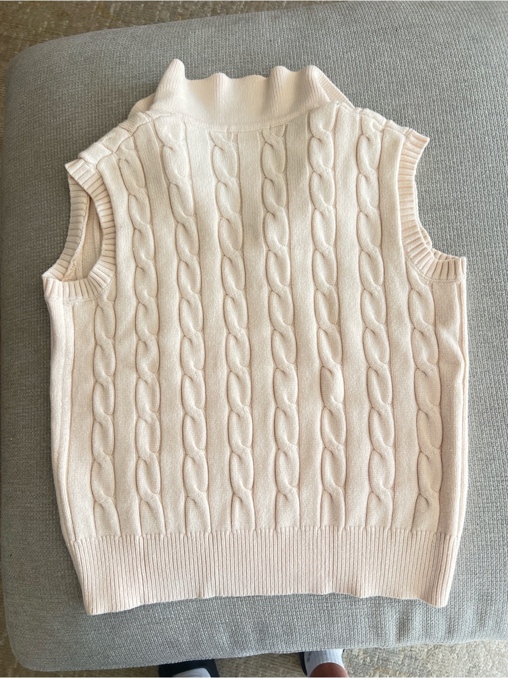 Sleeveless Cable-Knit Turtleneck Sweater Vest - Cream